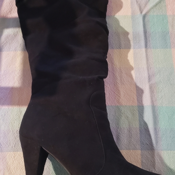 Boots - Picture 5 of 5